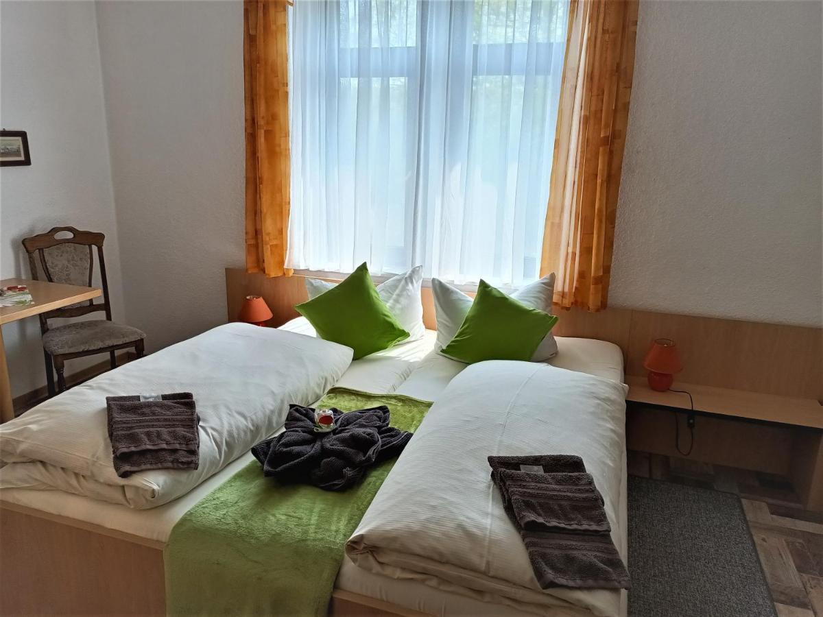 Schwarzes Ross Hotel Arnsdorf  Ngoại thất bức ảnh